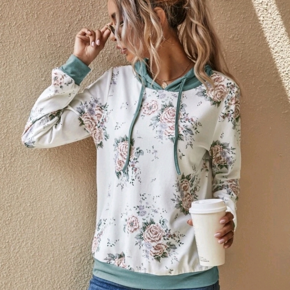 Women's pale green and floral long sleeve